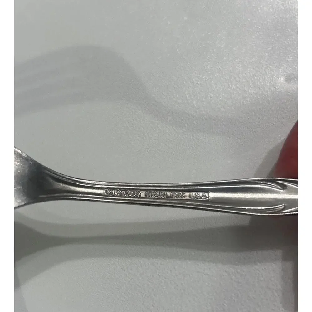 Vtg Superior International Chapel Hill Set of 5 - Dinner Knives & 2 Dinner Forks